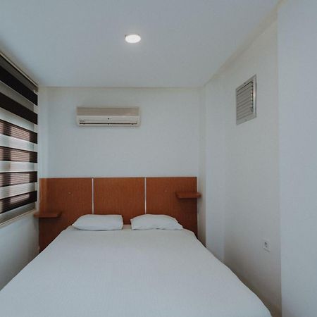 Deniz Pansiyon İzmir Exterior foto